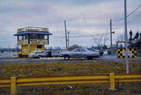 Motor City Dragway - 1965 CHEVELLE FROM FRED DENNETT